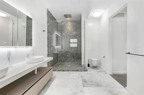 7805 Noremac Avenue Miami Beach FL 33141