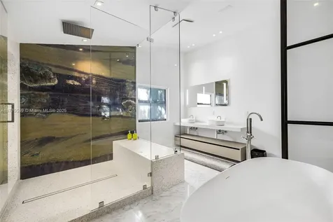 7805 Noremac Avenue Miami Beach FL 33141