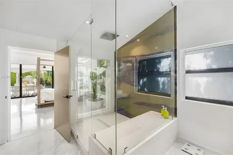 7805 Noremac Avenue Miami Beach FL 33141