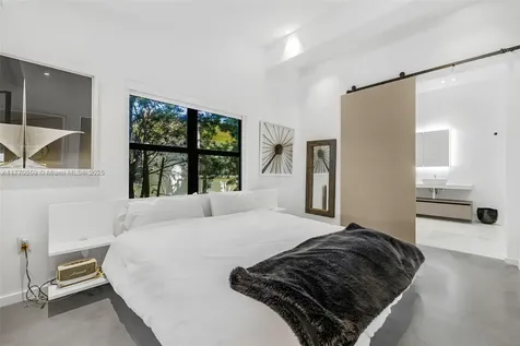 7805 Noremac Avenue Miami Beach FL 33141