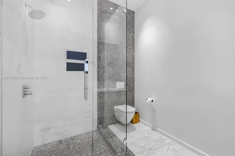 7805 Noremac Avenue Miami Beach FL 33141