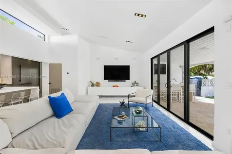 7805 Noremac Avenue Miami Beach FL 33141
