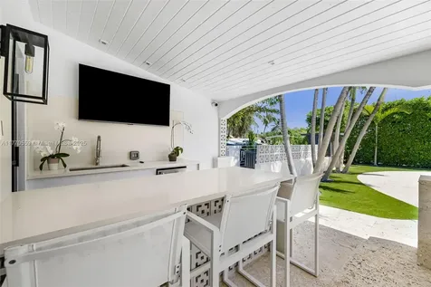 7805 Noremac Avenue Miami Beach FL 33141