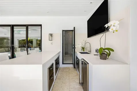 7805 Noremac Avenue Miami Beach FL 33141