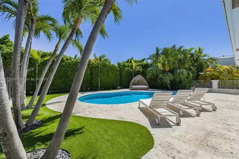 7805 Noremac Avenue Miami Beach FL 33141