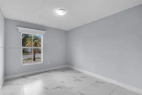 1133 NW 133rd Court Miami FL 33182