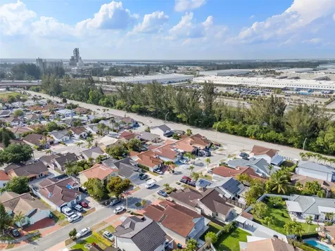 1133 NW 133rd Court Miami FL 33182