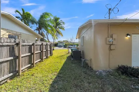 19530 SW 117th Court Miami FL 33177