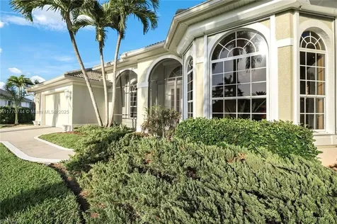 18024 Broadview Drive Naples FL 34114