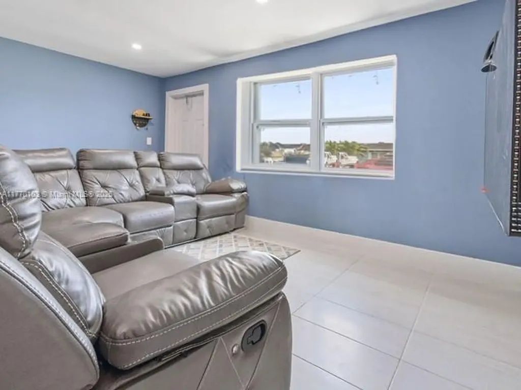 1481 SW 49th Avenue Fort Lauderdale FL 33317