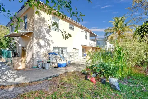 731 SW 8th Avenue Hallandale Beach FL 33009