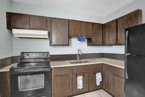 731 SW 8th Avenue Hallandale Beach FL 33009