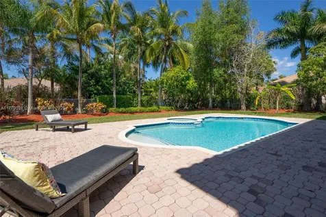 1427 Victoria Isle Drive Weston FL 33327