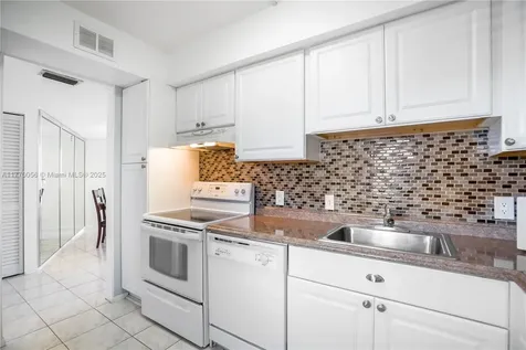 3475 N Country Club Drive Aventura FL 33180