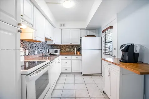 3475 N Country Club Drive Aventura FL 33180