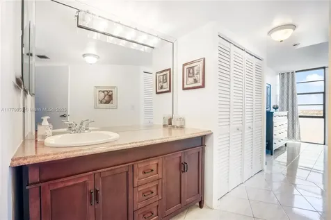 3475 N Country Club Drive Aventura FL 33180