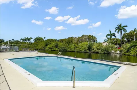 3475 N Country Club Drive Aventura FL 33180