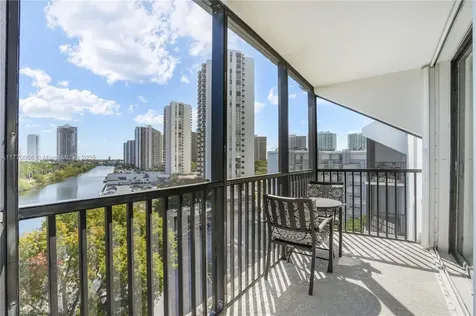3475 N Country Club Drive Aventura FL 33180