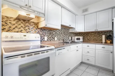 3475 N Country Club Drive Aventura FL 33180