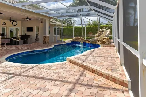 5025 Regency Isles Way Cooper City FL 33330