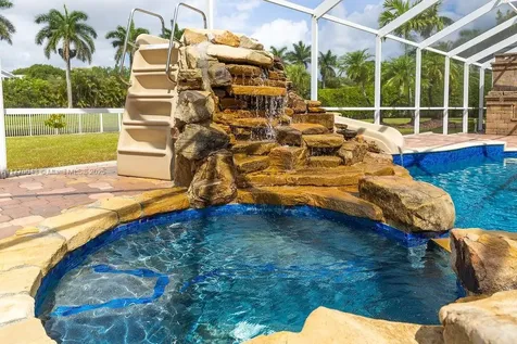 5025 Regency Isles Way Cooper City FL 33330