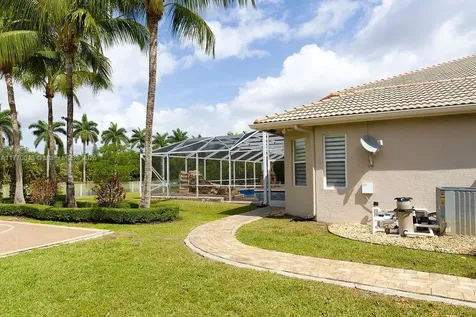 5025 Regency Isles Way Cooper City FL 33330