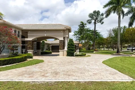 5025 Regency Isles Way Cooper City FL 33330