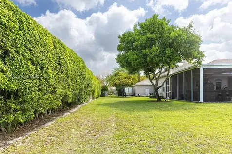 5025 Regency Isles Way Cooper City FL 33330