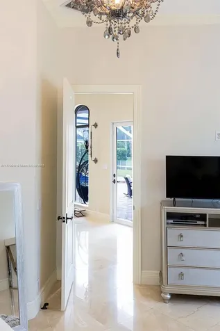 5025 Regency Isles Way Cooper City FL 33330