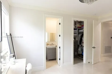 5025 Regency Isles Way Cooper City FL 33330