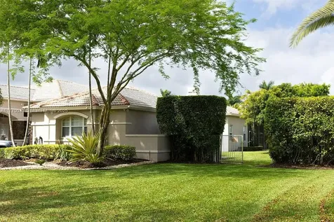 5025 Regency Isles Way Cooper City FL 33330