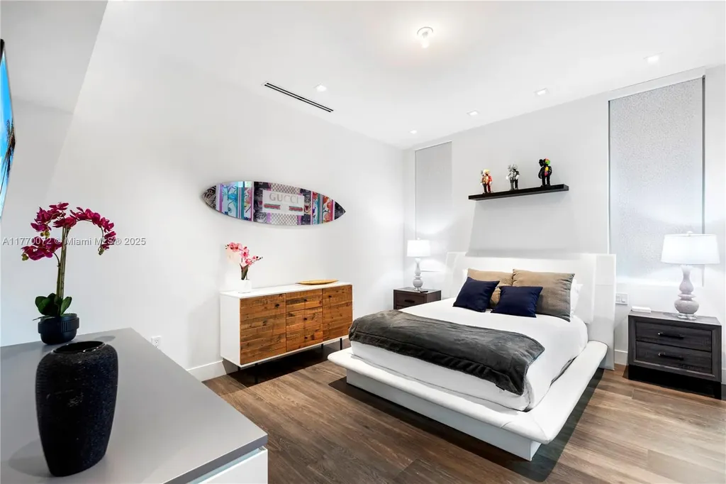 1400 Bayview Drive Fort Lauderdale FL 33304