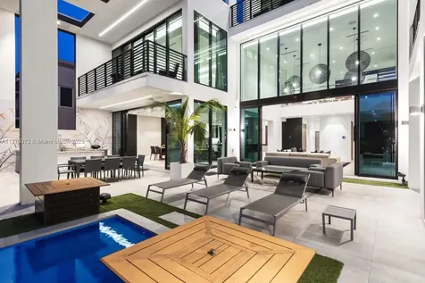 1400 Bayview Drive Fort Lauderdale FL 33304