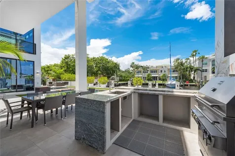 1400 Bayview Drive Fort Lauderdale FL 33304