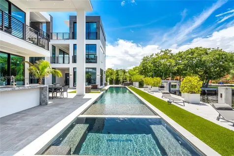 1400 Bayview Drive Fort Lauderdale FL 33304