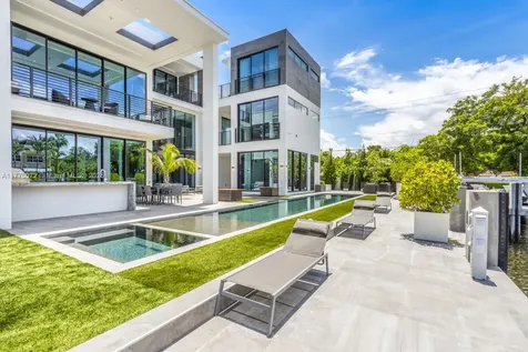 1400 Bayview Drive Fort Lauderdale FL 33304