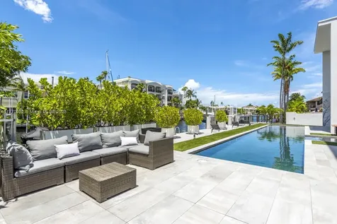 1400 Bayview Drive Fort Lauderdale FL 33304