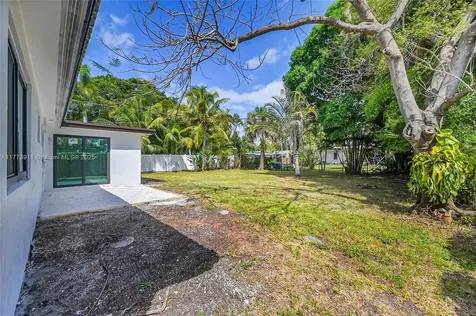 121 NW 35th Street Oakland Park FL 33309