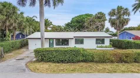 121 NW 35th Street Oakland Park FL 33309