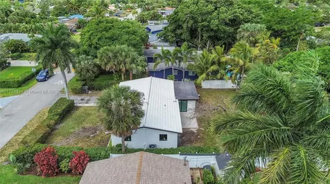 121 NW 35th Street Oakland Park FL 33309