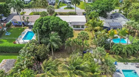 121 NW 35th Street Oakland Park FL 33309