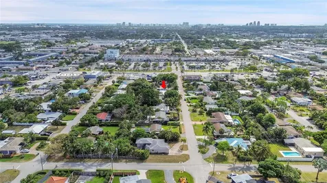 121 NW 35th Street Oakland Park FL 33309