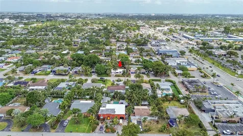 121 NW 35th Street Oakland Park FL 33309