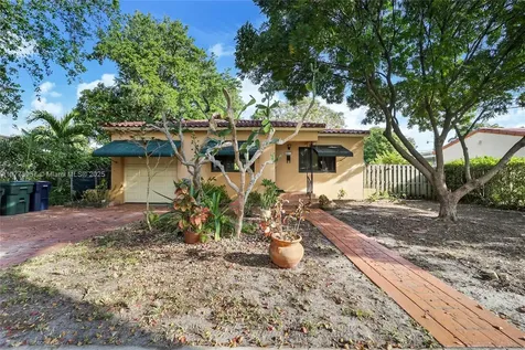 6377 SW 13th Street West Miami FL 33144