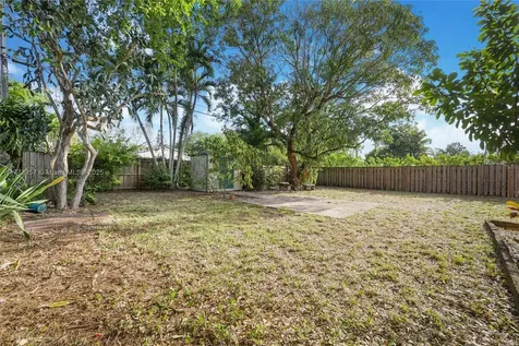 6377 SW 13th Street West Miami FL 33144