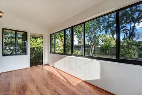 6377 SW 13th Street West Miami FL 33144