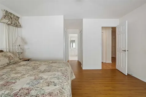 8411 SW 162nd Terrace Palmetto Bay FL 33157