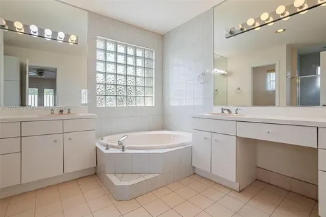 8411 SW 162nd Terrace Palmetto Bay FL 33157