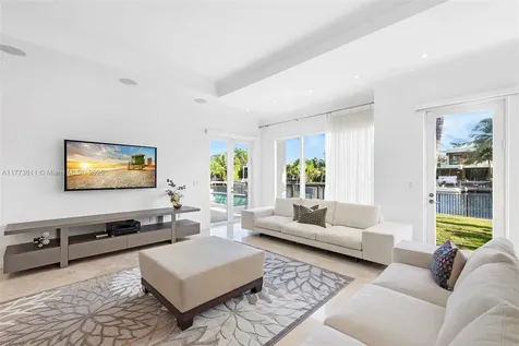 455 Centre Island Golden Beach FL 33160
