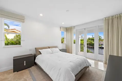455 Centre Island Golden Beach FL 33160
